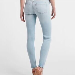 Express Light Wash Mid Rise Skinny Jeans 00